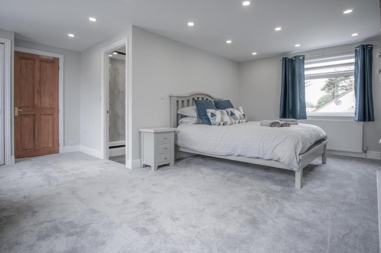 Pendeilo Villa - 5 Bedroom Holiday Home - アムロス エクステリア 写真