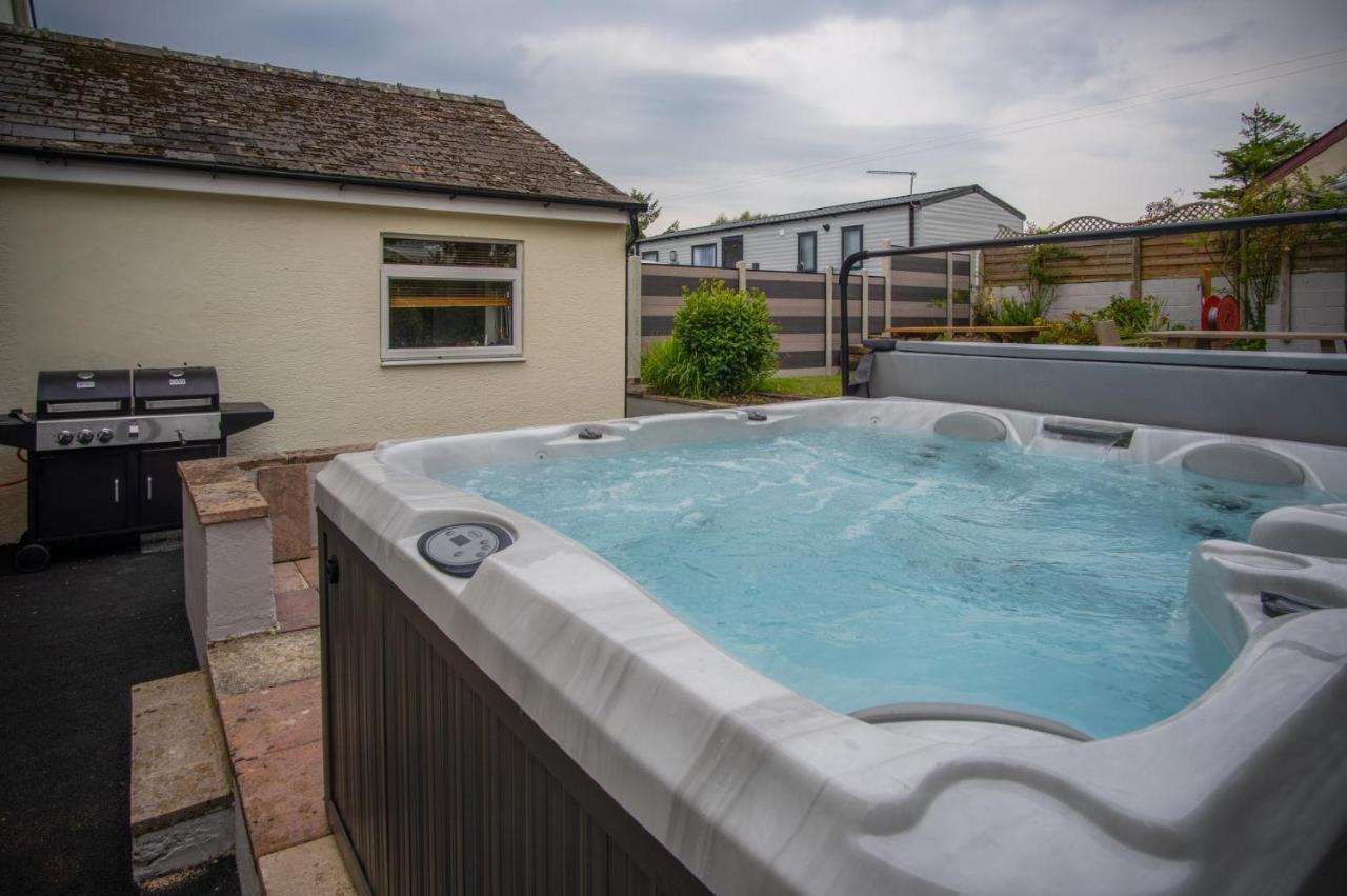 Pendeilo Villa - 5 Bedroom Holiday Home - アムロス エクステリア 写真