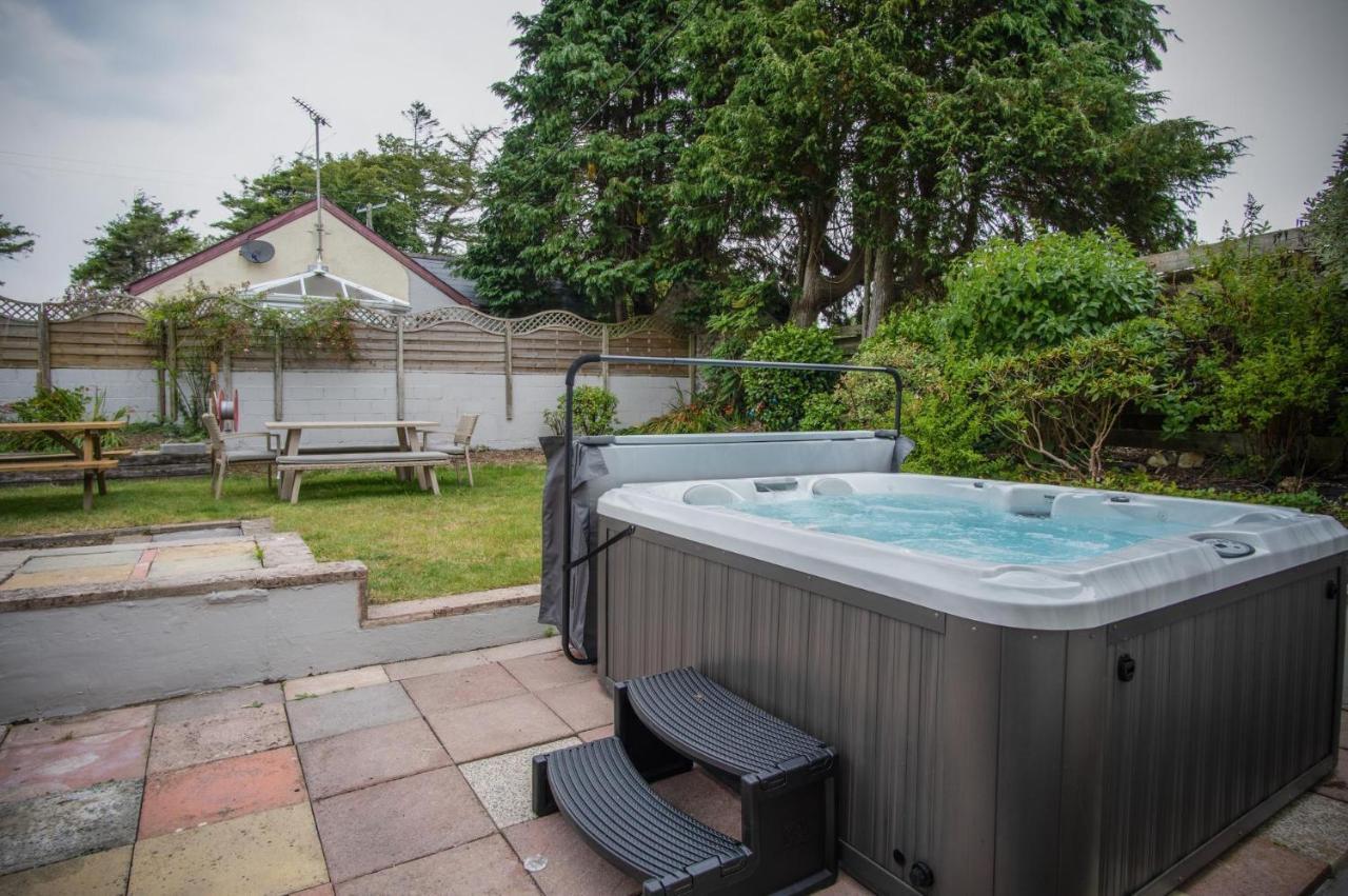 Pendeilo Villa - 5 Bedroom Holiday Home - アムロス エクステリア 写真