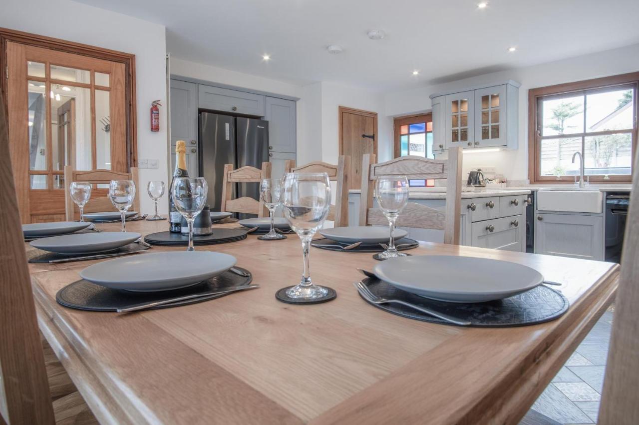Pendeilo Villa - 5 Bedroom Holiday Home - アムロス エクステリア 写真