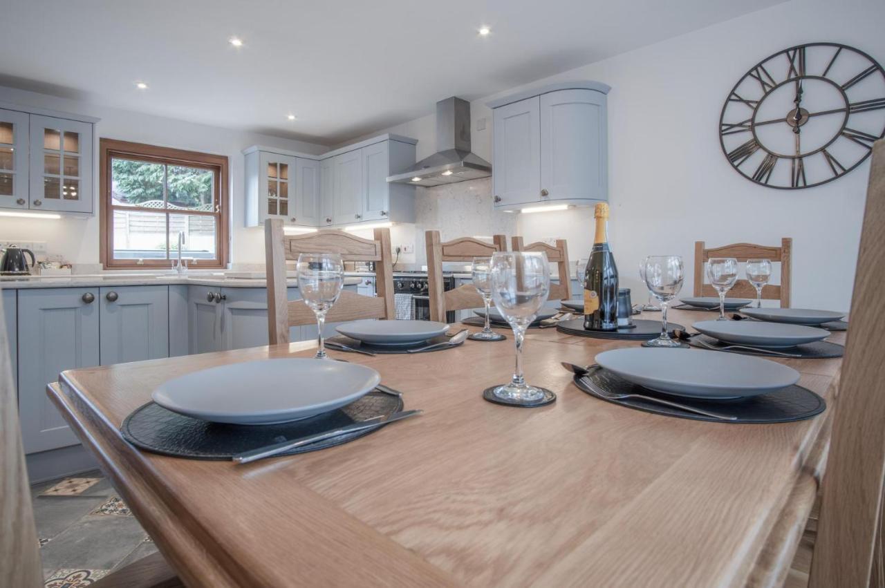 Pendeilo Villa - 5 Bedroom Holiday Home - アムロス エクステリア 写真