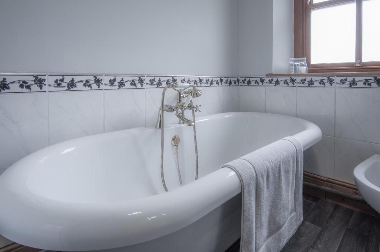Pendeilo Villa - 5 Bedroom Holiday Home - アムロス エクステリア 写真