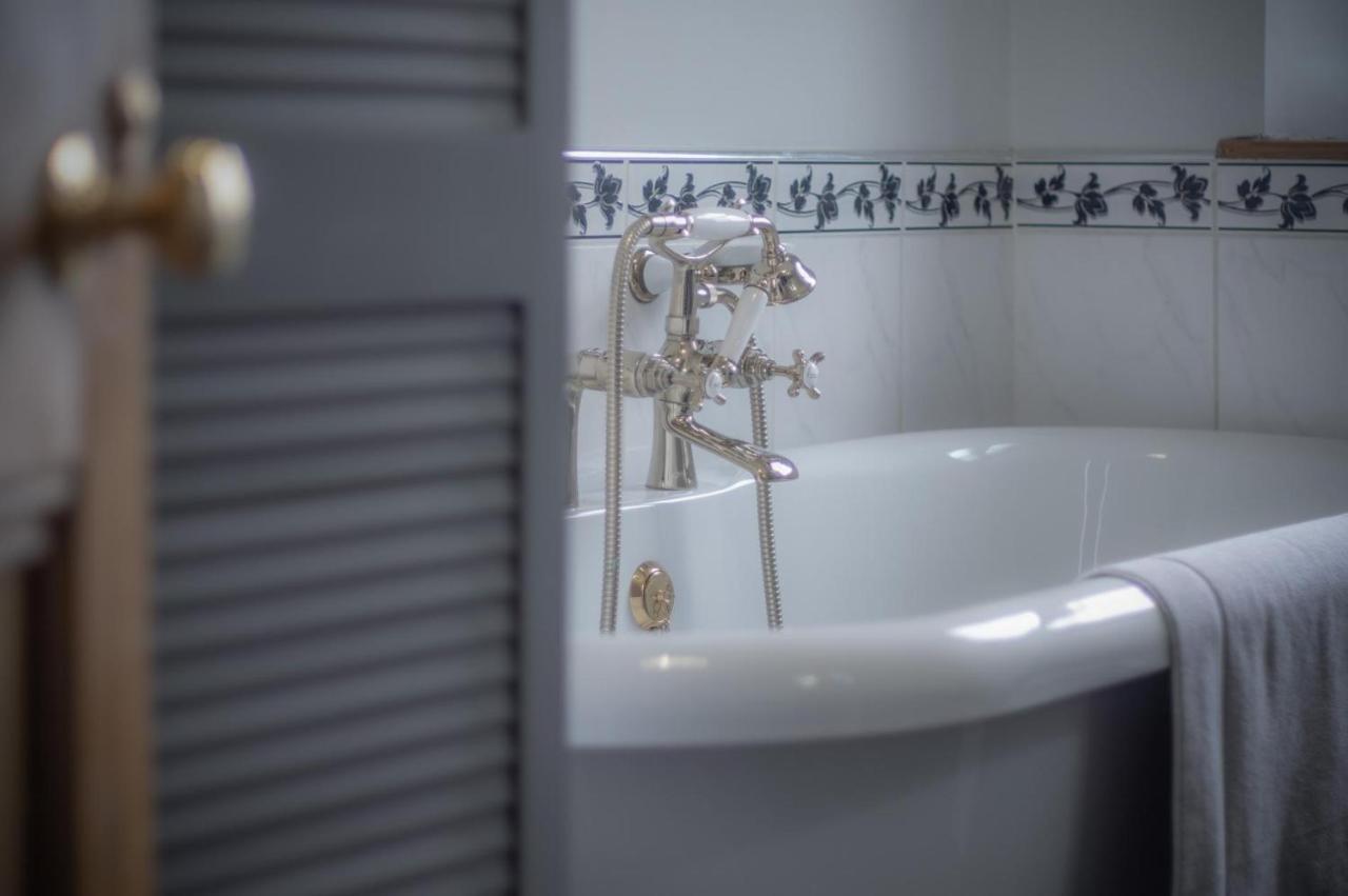 Pendeilo Villa - 5 Bedroom Holiday Home - アムロス エクステリア 写真