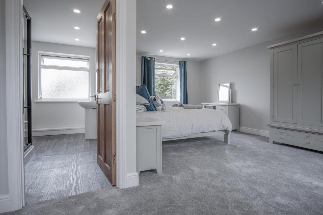 Pendeilo Villa - 5 Bedroom Holiday Home - アムロス エクステリア 写真